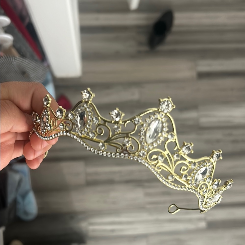 Elegant Gold and Crystal Tiara